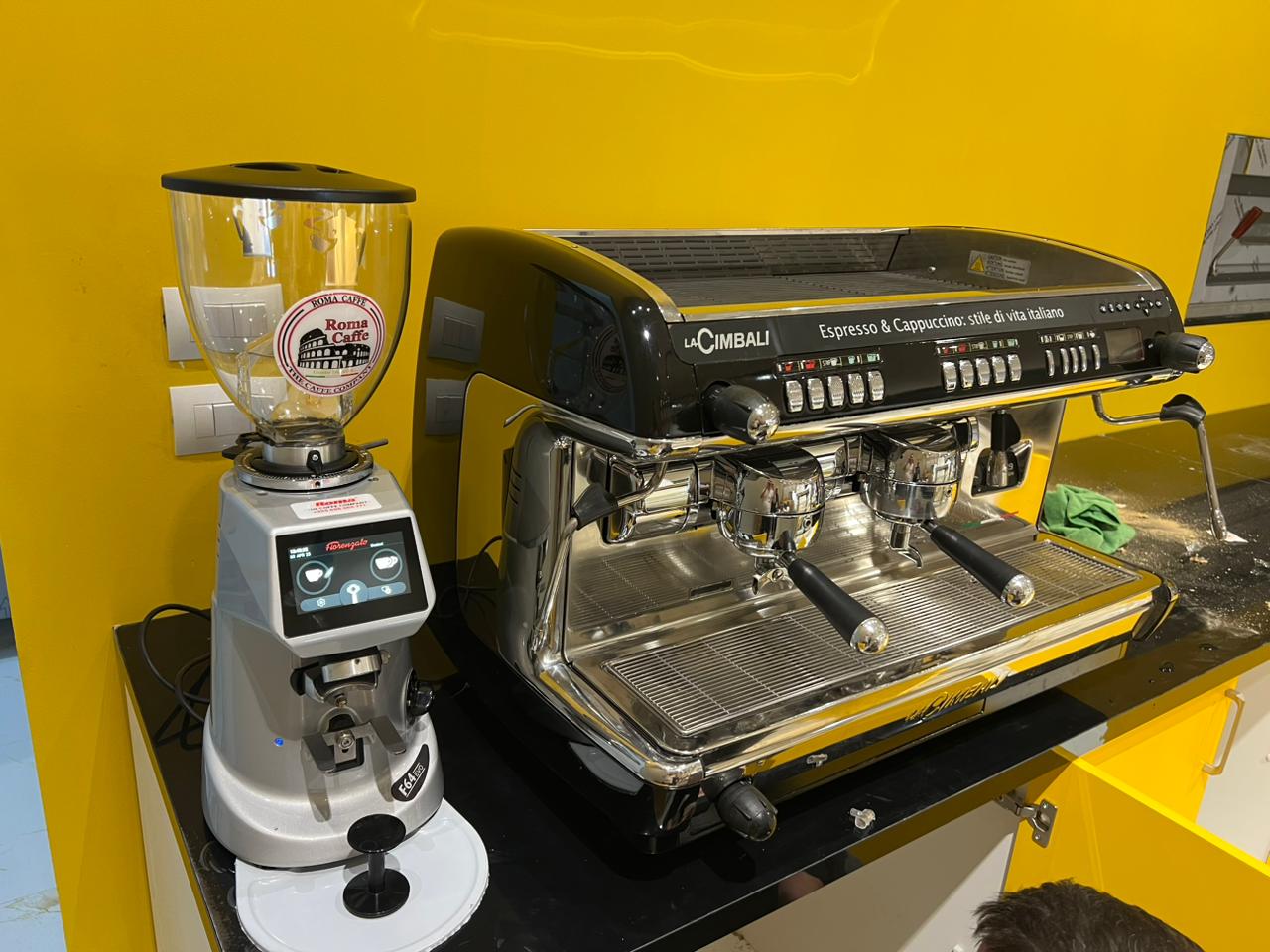 Makina Profesionale Roma Caffe
